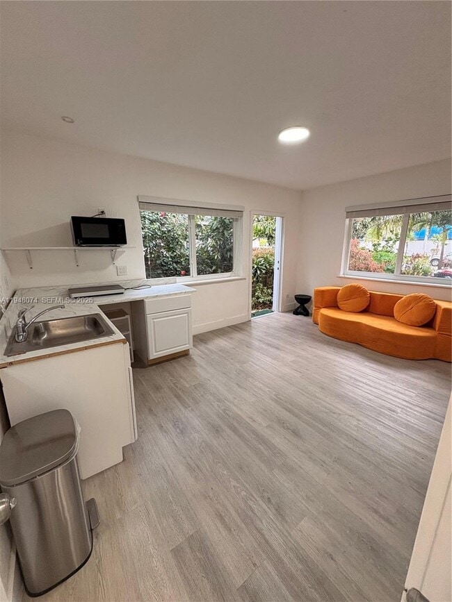 Foto del edificio - 675 NE 159th St