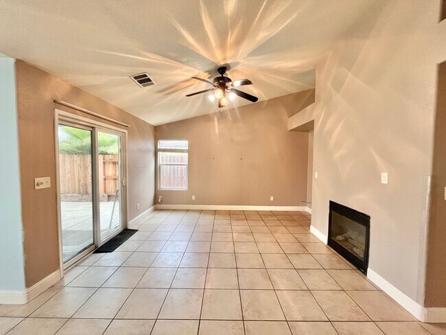 Foto del edificio - Charming 4 Bedroom, 2 Bath Home in a Quiet...