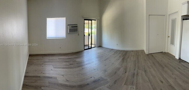 Building Photo - 6506 Balboa Blvd