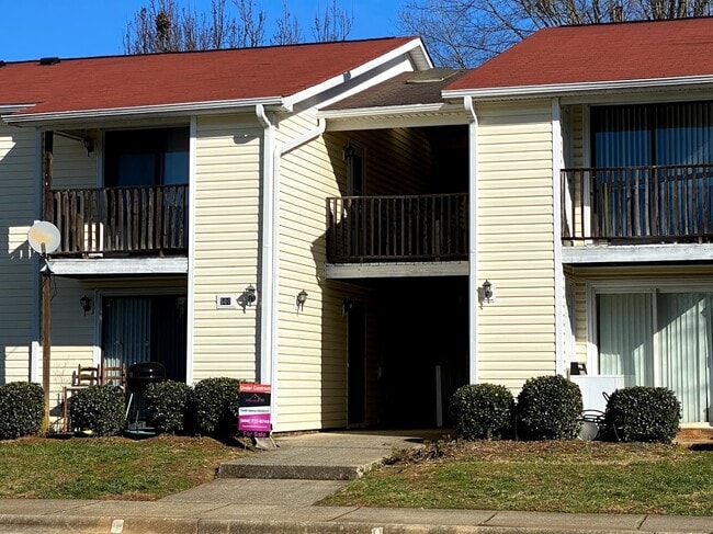 Building Photo - 500 Mystic Dr Unit C