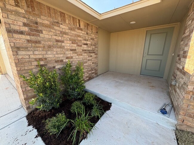 Building Photo - Beautiful New Home!  Pictures coming soon.