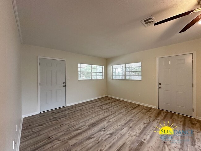 Building Photo - Nice 2 Bedroom Duplex in Fort Walton Beach...