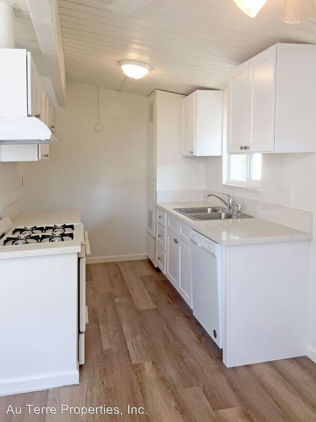 Building Photo - 2544 Elden Ave