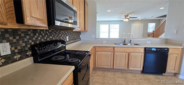 Building Photo - 832 Sunrise Dr
