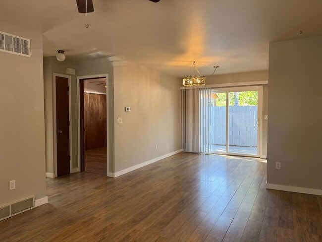 Building Photo - Updated 2 Bedroom With Fenced in Yard in Berthoud - Available 5/1