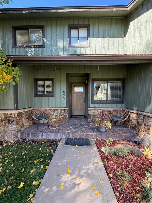 Foto del edificio - 3 Bedroom 2.5 Bath Home with 2 Car Garage ...