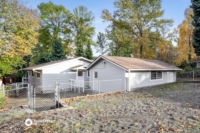 Building Photo - 8918 S Fruitland