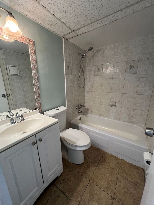 Foto del edificio - Charming Unit Apartment in Lauderhill