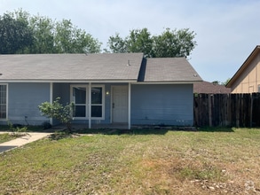 Building Photo - 8826 Meadow Trace St