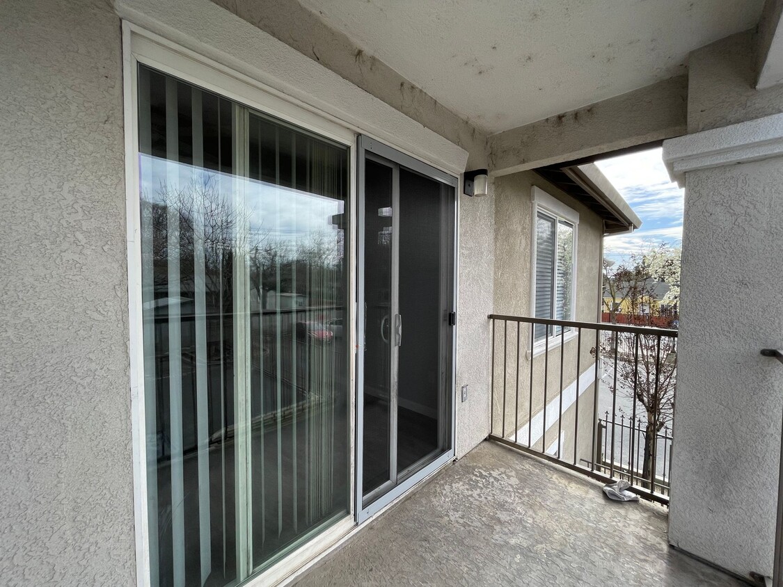 Foto del edificio - Renovated Apartments at 2727 Monte Diablo Ave