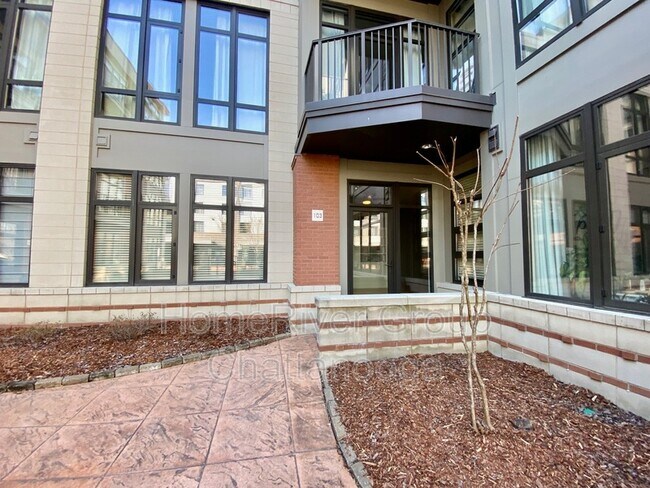 Building Photo - 129 Walnut St