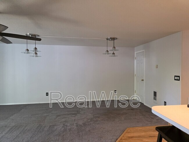 Foto del edificio - 3109 NE 118th Ave