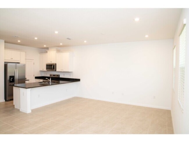 Building Photo - Brand New 3 bed 2.5 bath Townhome