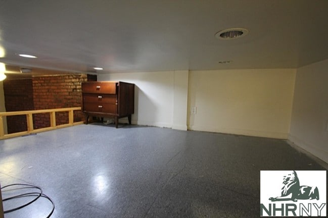 Building Photo - 321 West 30th Street