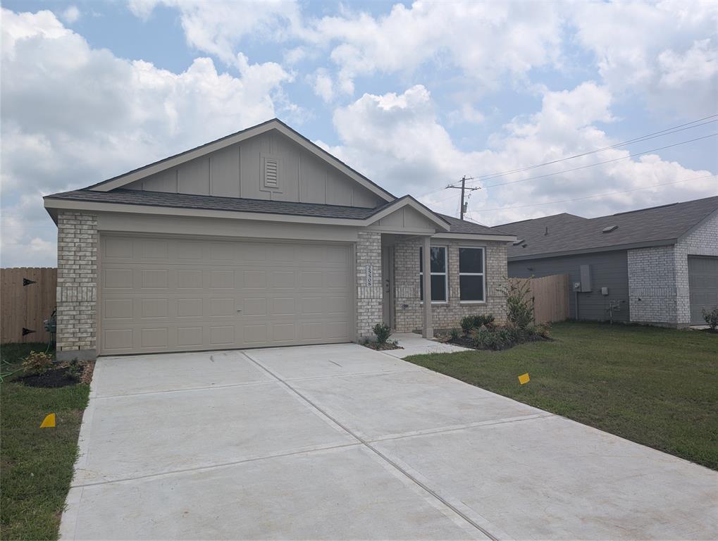 Foto principal - 25508 Roy Rogers Rd