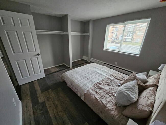 Building Photo - 13430 Euclid Ave