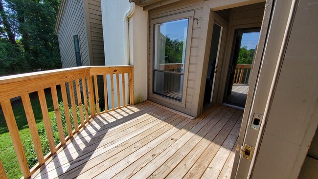 Entrance Deck - 448 Deerwood St