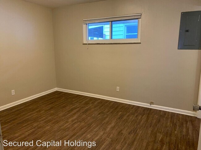 Building Photo - 1066 Pritz Ave