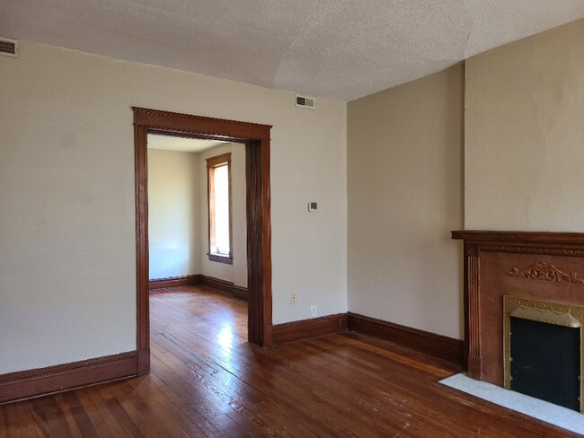 Foto del edificio - 1936-1938 Winnebago St