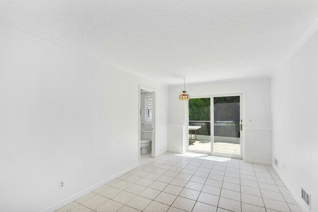 Foto del edificio - 516 Knickerbocker Rd