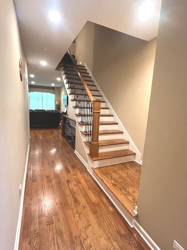 Foto del edificio - 1231 Caroline Ct