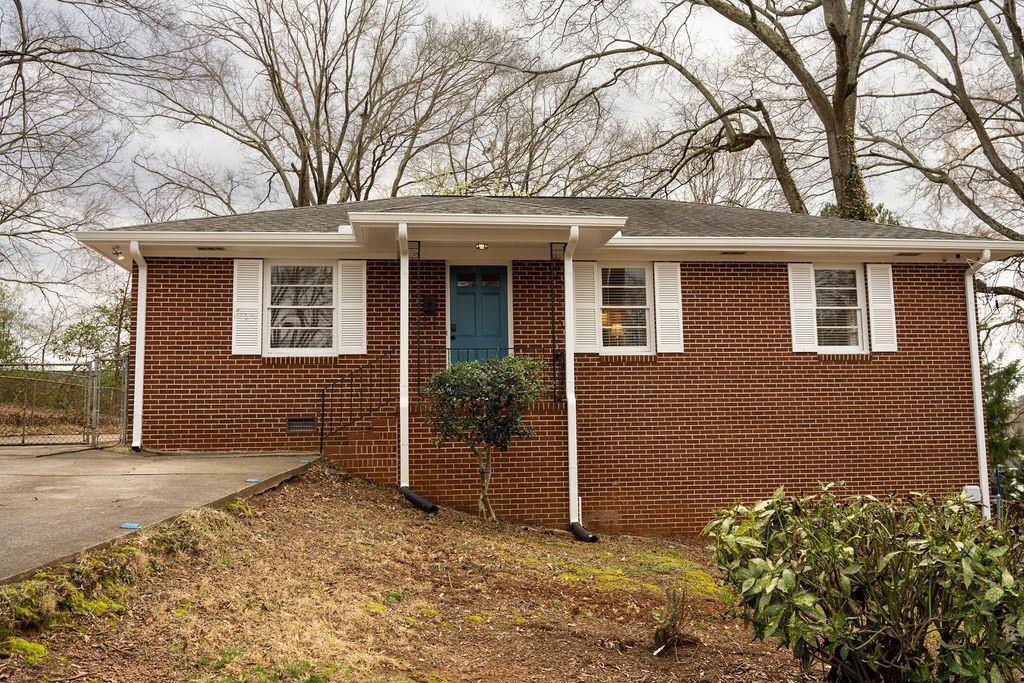 Primary Photo - 579 Nancy St