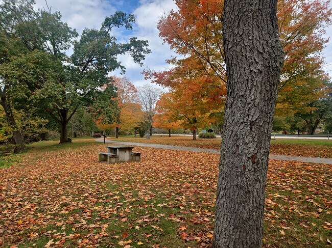 Foto del edificio - 4 Perrin Rd
