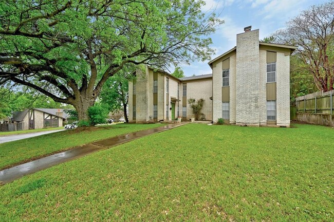 Foto del edificio - 1911 Woodland Ave