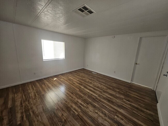Foto del edificio - 2 Bedroom Manufactured Home Located In Bul...