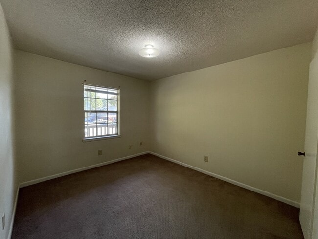 Building Photo - Apartment for Rent