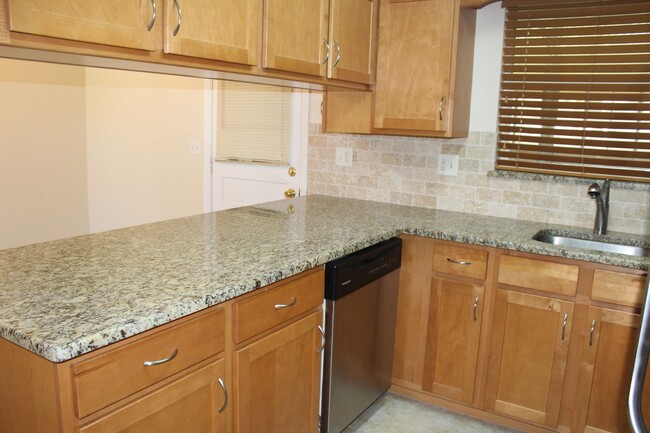 Foto del edificio - Half duplex close to the beach!