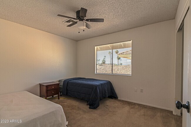 Foto del edificio - 1432 W Elgin St