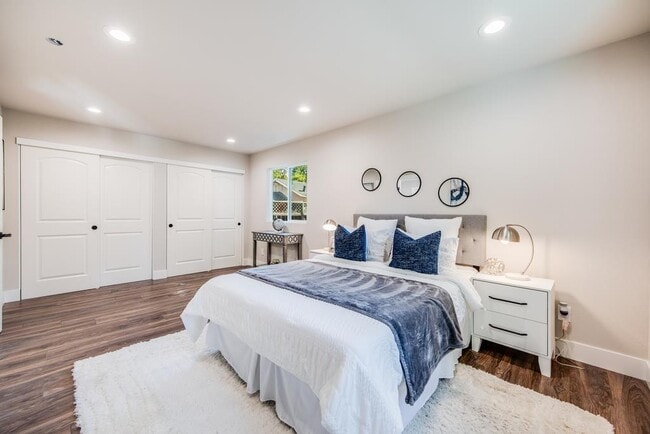 Bedroom and closet - 1459 Hervey Ln