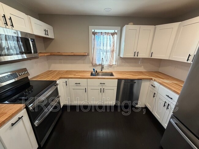 Building Photo - 131 Oregon Ave