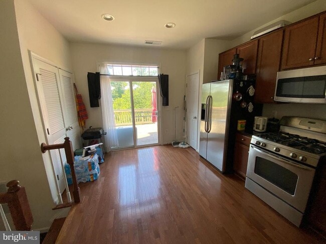 Building Photo - 15651 John Diskin Cir