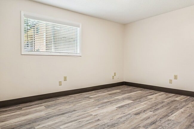 Building Photo - Hilldale Apartments