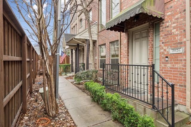 Foto del edificio - 2028 N Haskell Ave.