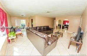 Foto del edificio - 5333 NW 18th St