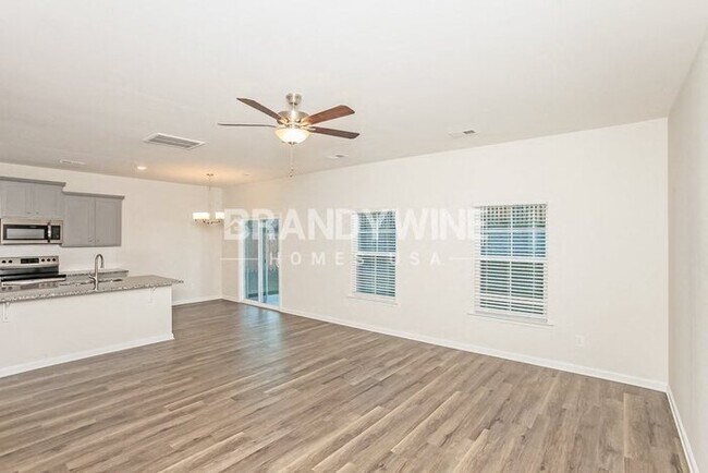 Foto del edificio - 552 Glenmanor Dr