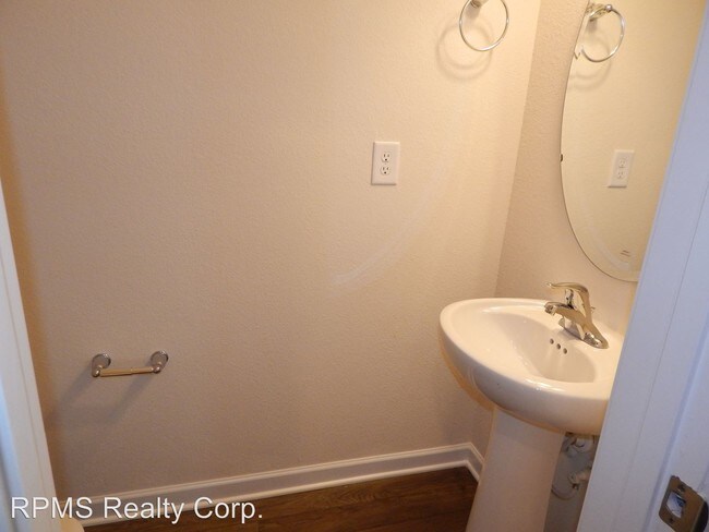 Building Photo - 4 br, 2.5 bath House - 6036 Loy Court