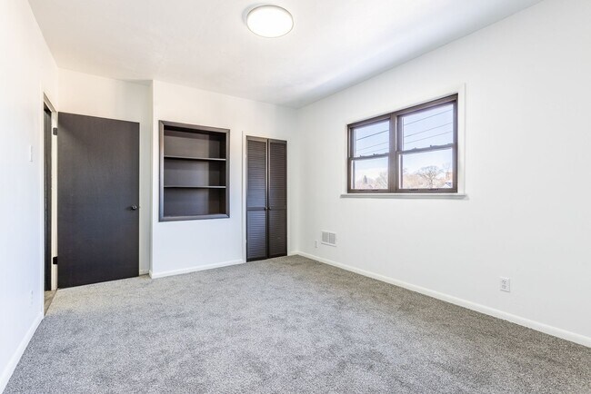 Building Photo - Available May - Fully Renovated 3 Bedroom ...