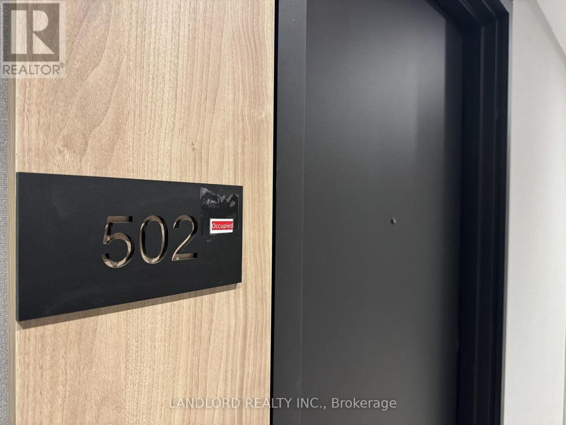 Photo principale - 500 Plains Rd E