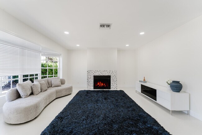 Foto del edificio - 3199 NE 6th Dr