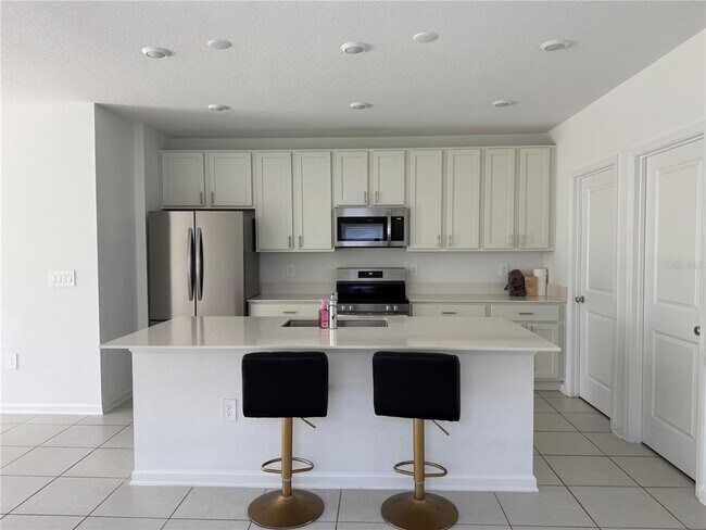 Building Photo - 5866 Le Marin Wy