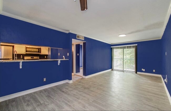 Foto del edificio - 2814 S Bartell Dr