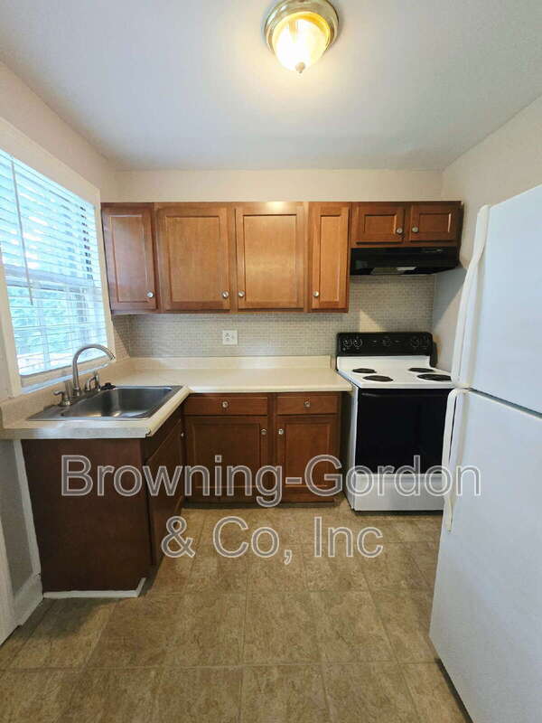 Building Photo - 3611 A Mayflower Pl