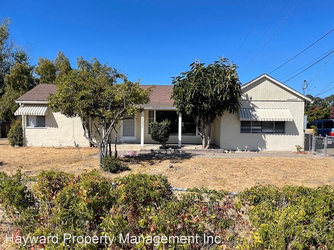 Primary Photo - 3 br, 2 bath House - 24894 2nd St.