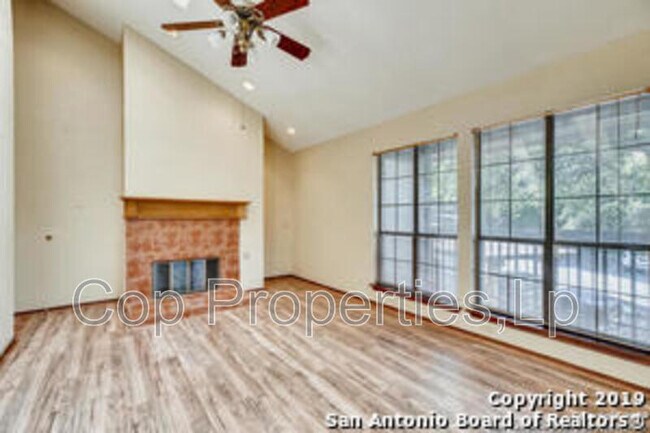 Building Photo - 8633 Datapoint Dr