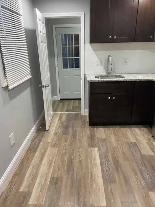 Foto del edificio - 6138 Pine St