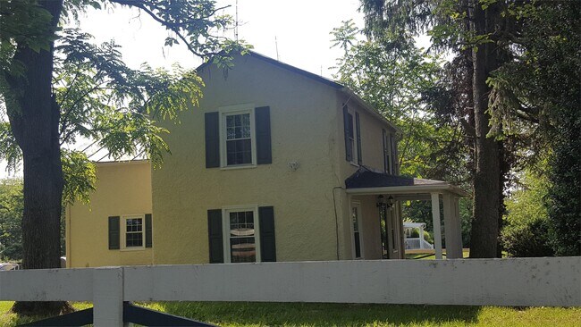 Building Photo - 9825 Meetze Rd